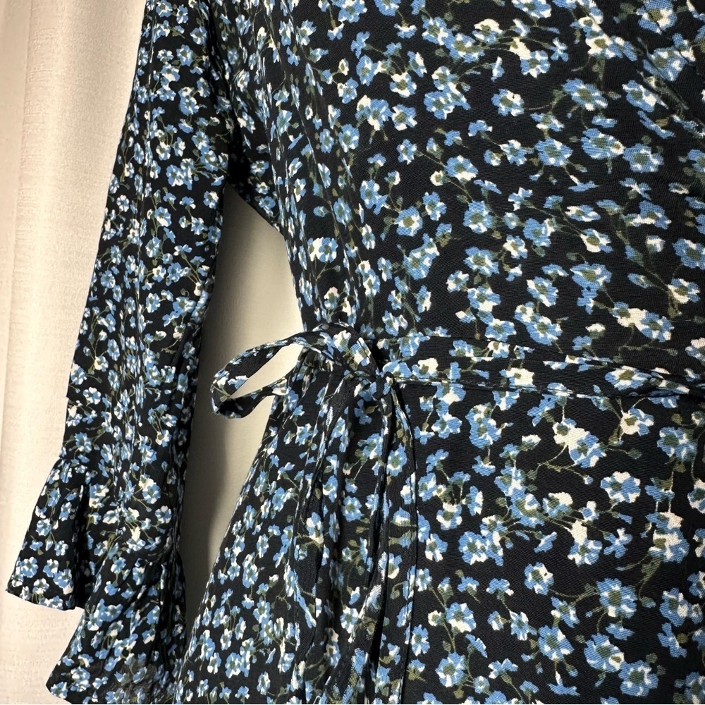 Faithfull the Brand Anthropologie Blue Ditsy Floral Bell Sleeve Wrap Dress Sz 6 - Picture 4 of 14